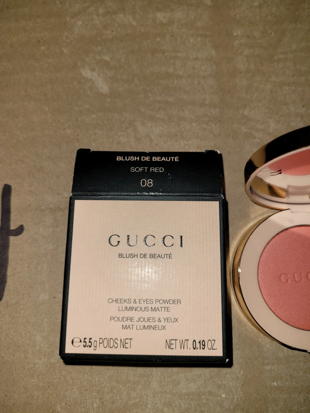 Gucci Blush De Beauté Cheeks & Eyes Powder - 08 Soft Red